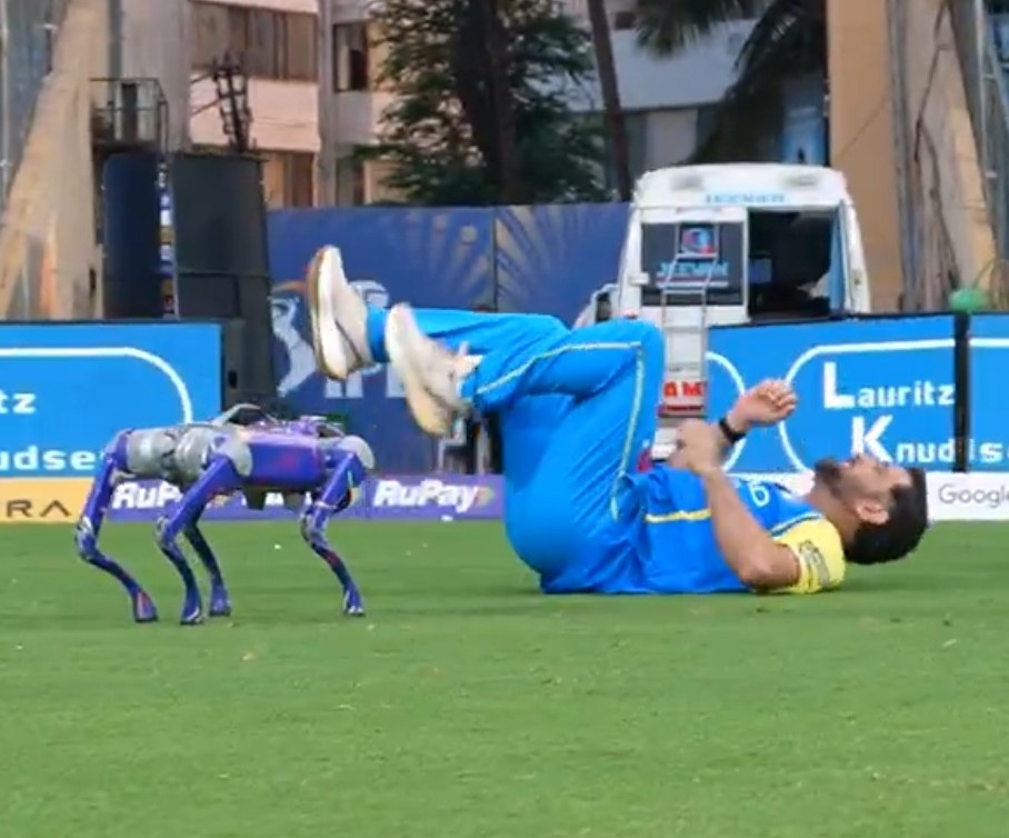 MS Dhoni having fun with Champak, the IPL robodog | CSK X