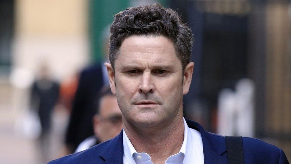 Chris Cairns suffers paralysis in legs after suffering a stroke during life-saving heart surgery