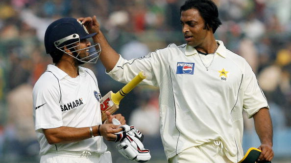 WATCH: Shoaib Akhtar recalls nearly injuring Sachin Tendulkar while lifting him up