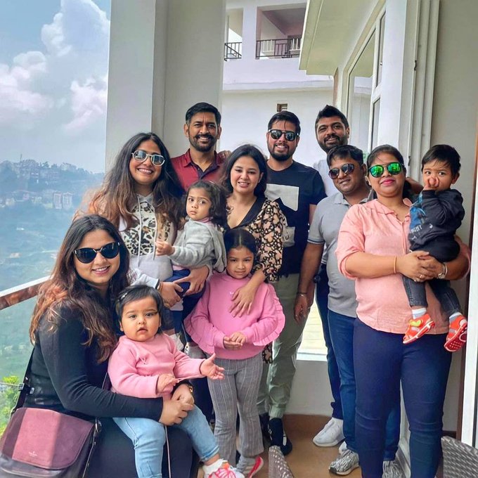 Dhoni visited Shimla with his family members including Ziva and Sakshi | Twitter