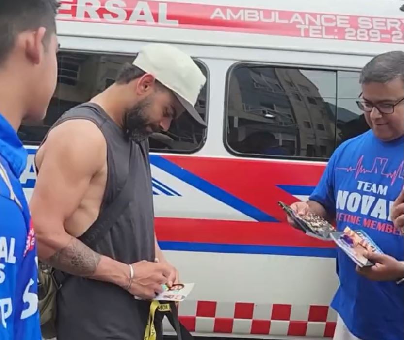 Kohli signing autographs for fans | BCCI