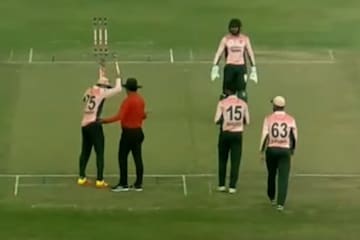 Shakib al Hasan kicked at the stumps in anger | Twitter