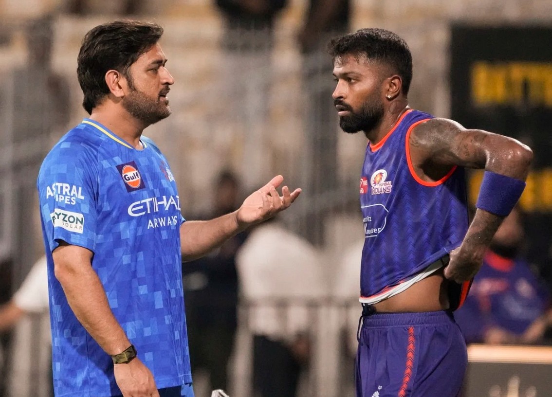 Hardik Pandya and MS Dhoni | X