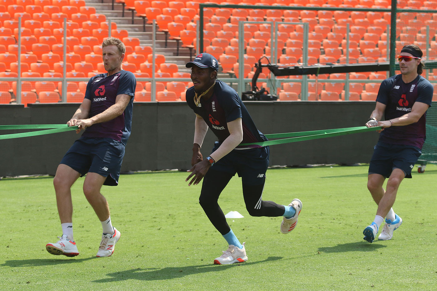 Jofra Archer warms up with Joe Root and Rory Burns in Ahmedabad | BCCI