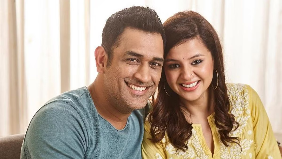 MS Dhoni with wife Sakshi | Instagram