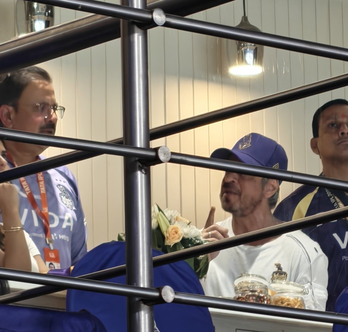 Shah Rukh Khan was seen having a heated discussion with Venky Mysore, KKR CEO | X