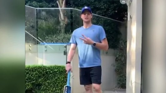 WATCH- Steve Smith shares batting tips with his cricket fans; talks about bat swing