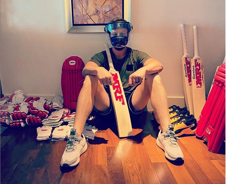 Wicketkeeping gear in AB de Villiers' photo gave a hint that he might keep for RCB this season | Instagram