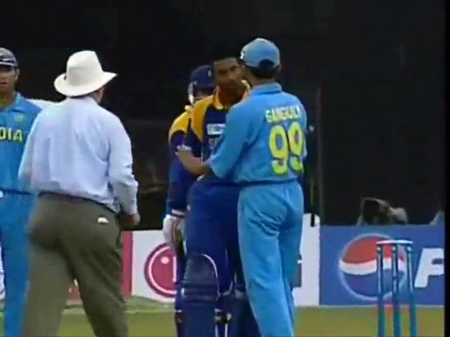 Ganguly arguing with Arnold over running on the pitch