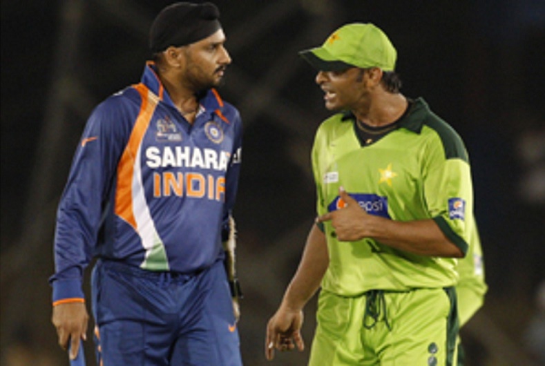 Harbhajan Singh and Shoaib Akhtar involved in controversial fight | You Tube