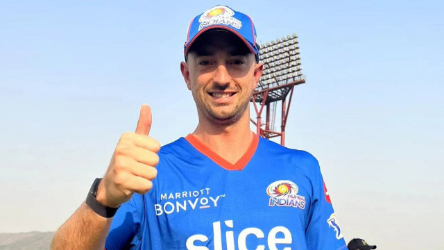 IPL 2022: “Chatting with MJ and Bondy, I found really helpful”- Daniel Sams on playing for MI