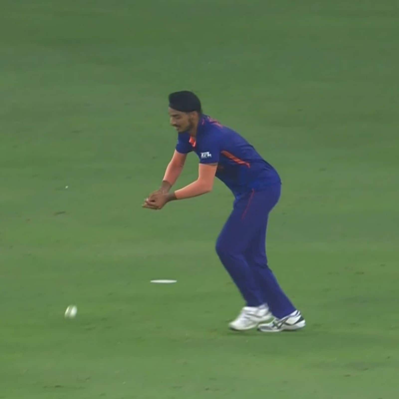 Arshdeep Singh dropped a sitter of a catch | Twitter