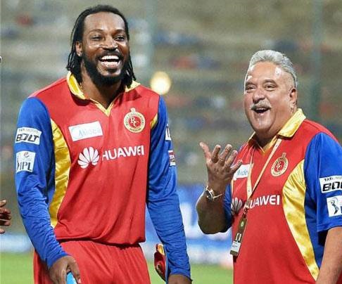 Chris Gayle and Vijay Mallya during 'good times' in RCB | Twitter