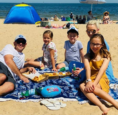 Ponting with his two daughters and a son with his wife Rianna | Instagram 