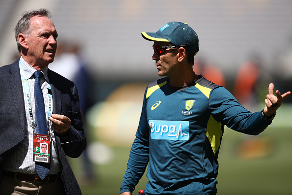 Australia coach Justin Langer speaks with chairman of selectors Trevor Hohns | Getty