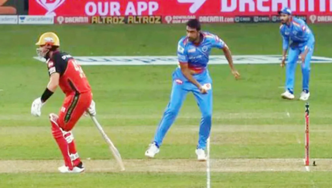 Ashwin almost running out Finch | X