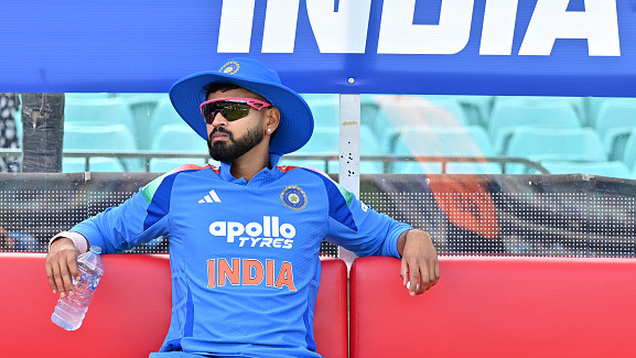 Shreyas Iyer resumes batting for the first time since injury; set to visit BCCI CoE for further assessment- Report