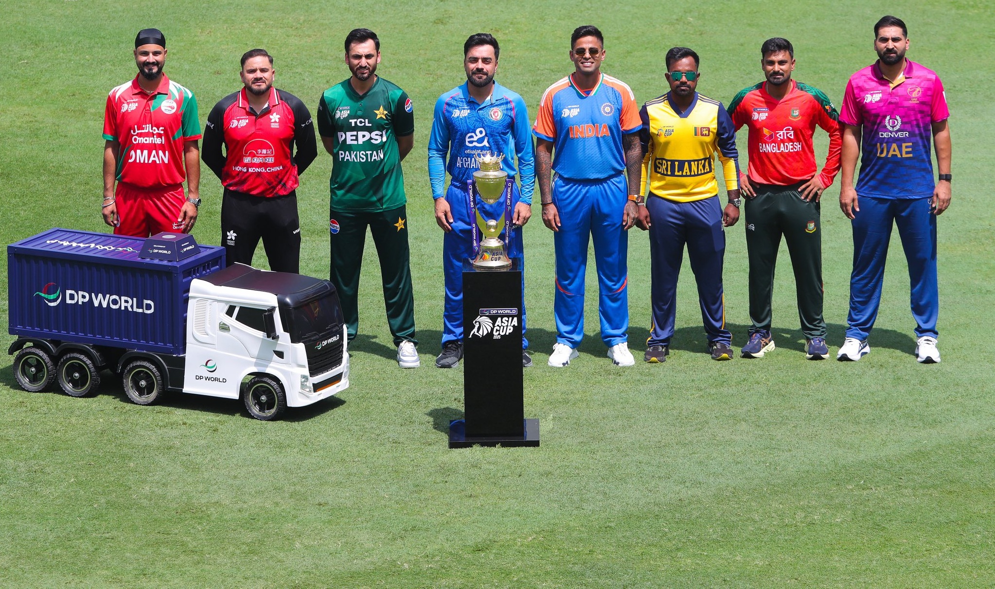 All the captains of participating nations with Asia Cup trophy | ACC X