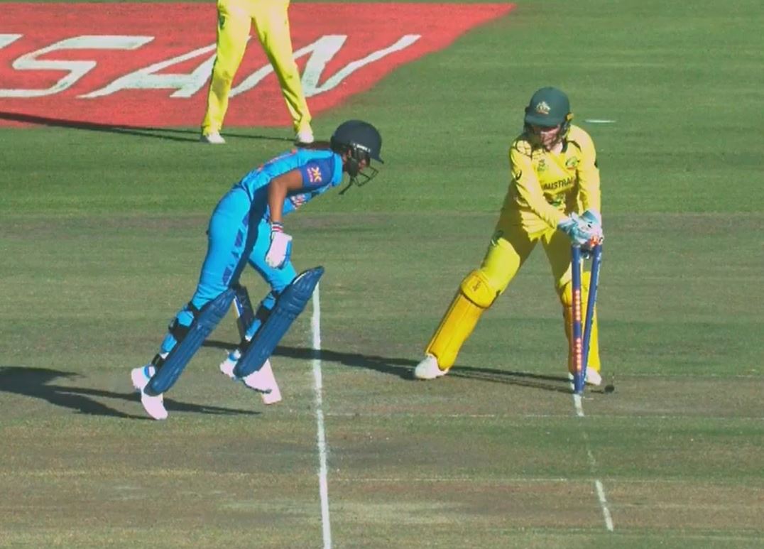 Healy disturbed the bails as Harmanpreet was in the air after her bat got stuck | Instagram