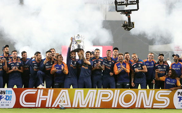Team India pose with the trophy after winning the T20I series | Getty