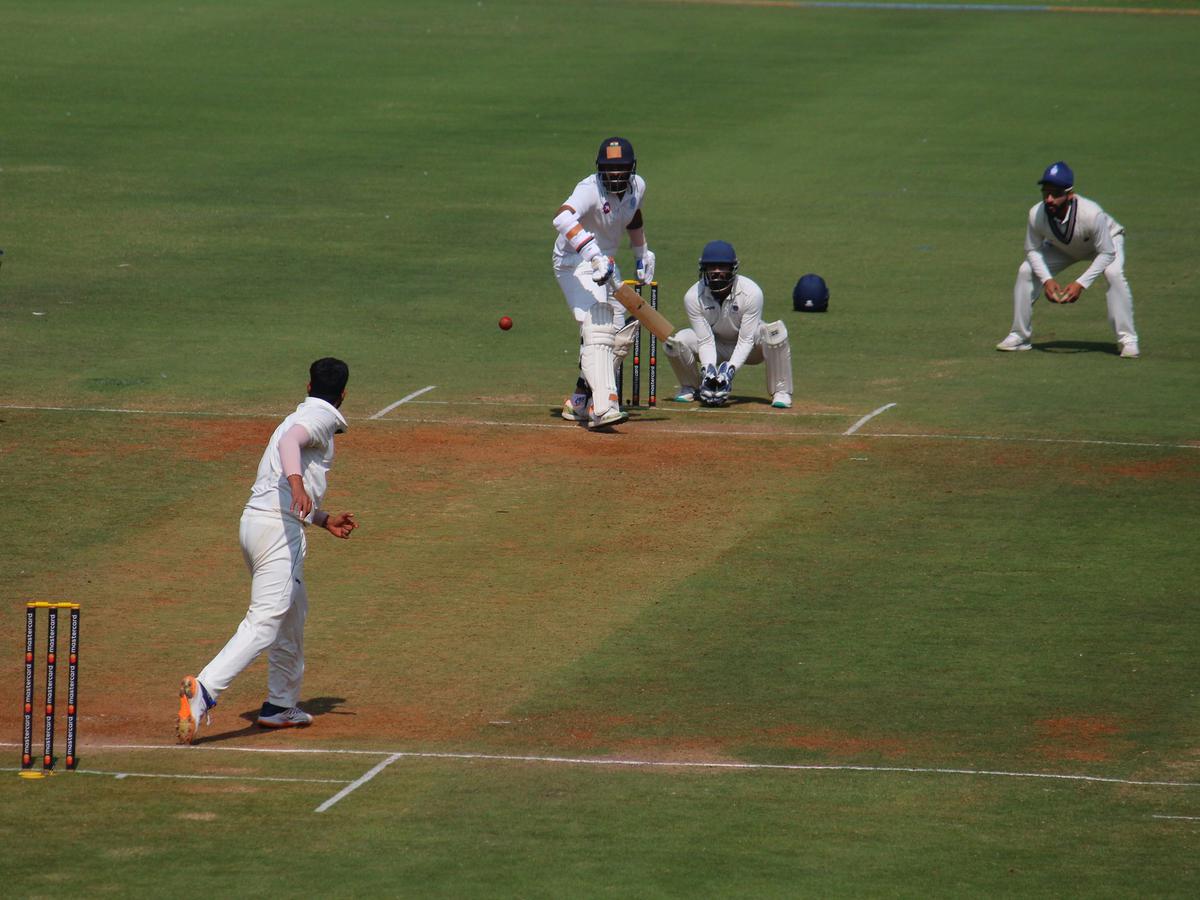 Vihari batted despite breaking his right forearm helping Andhra post 379 in 1st innings | Photo Credit: Lalith Kalidas 