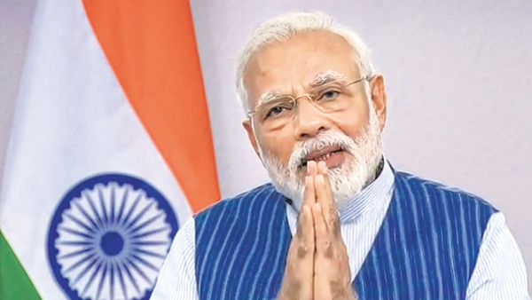 PM Modi asked people to challenge the darkness | Twitter