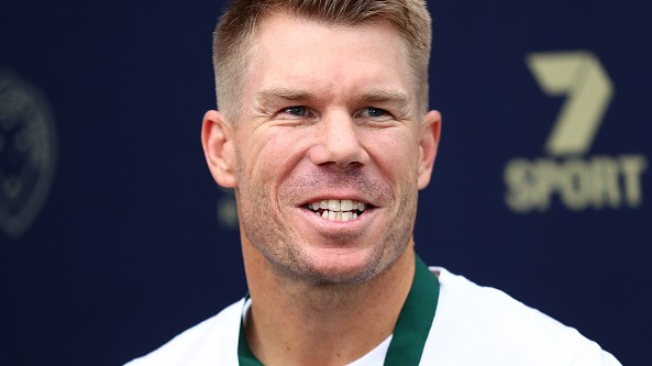 David Warner asks for ideas to kill time; Twitterati come up with hilarious responses