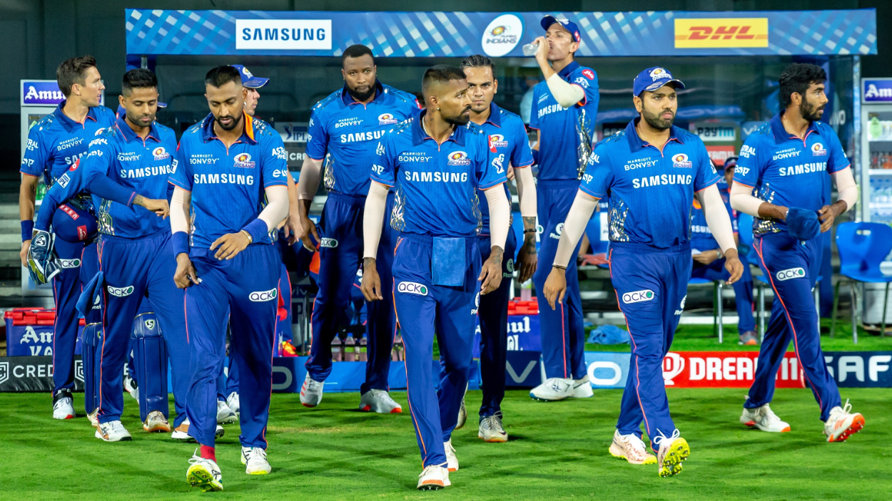 IPL 2021: Mumbai Indians reveals travel plans; Indian players start journey to home safely