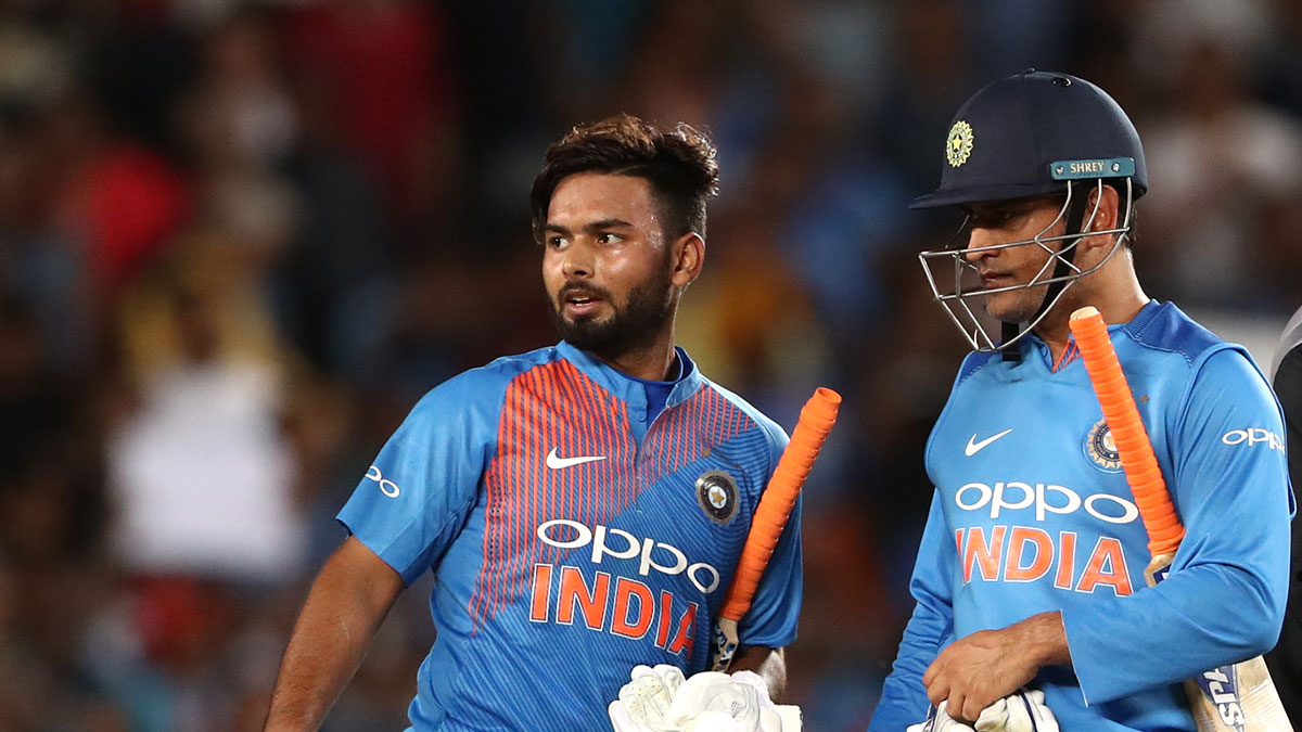 Rishabh Pant with MS Dhoni for India | Twitter