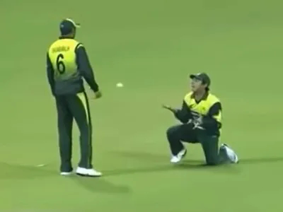 Malik and Ajmal let go of an easy catch of Gayle during an ODI in Dubai | Twitter