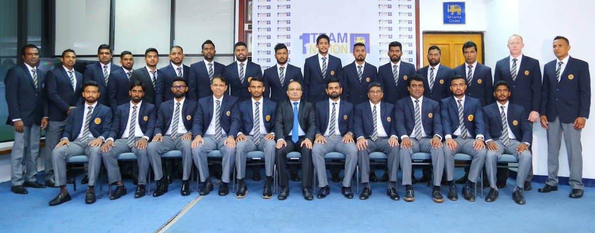 Sri Lanka team poses before leaving for Pakistan | SLC Twitter