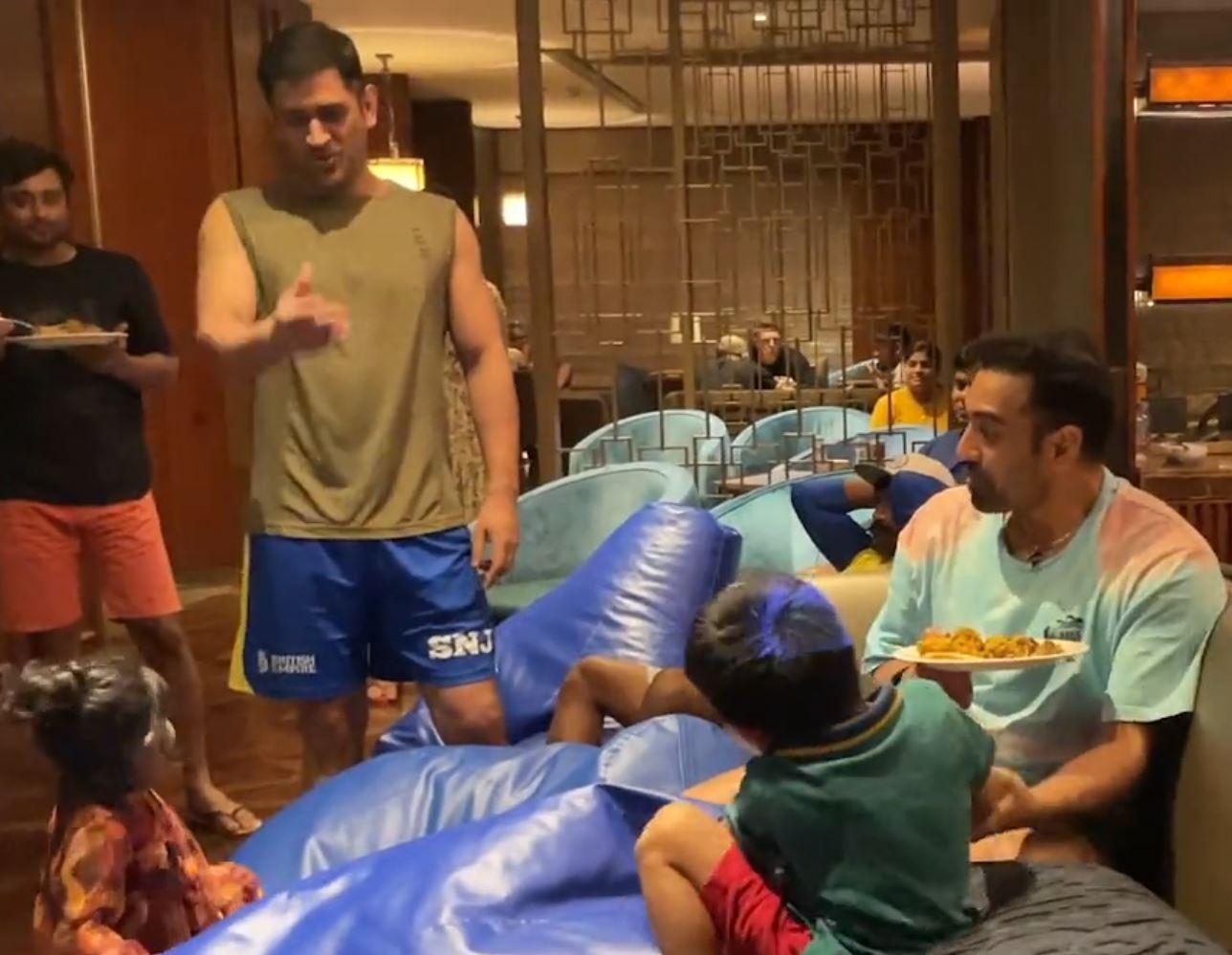 MS Dhoni and Robin Uthappa with their kids| Twiiter