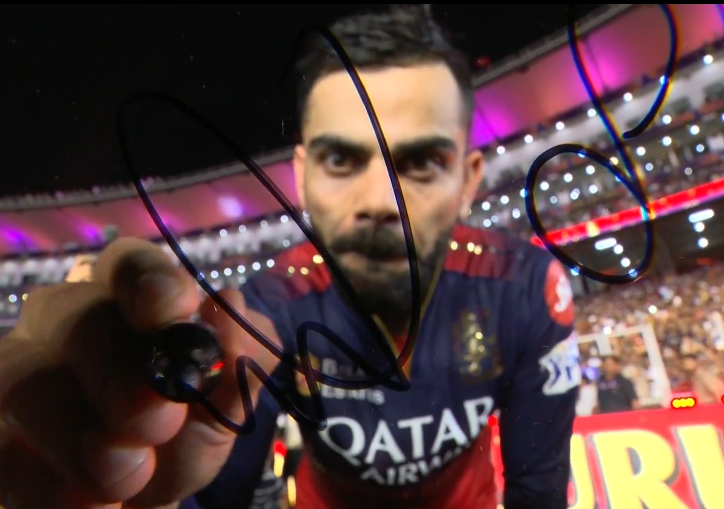 Virat Kohli signed the camera instead of RCB captain Rajat Patidar after IPL 2025 win | X