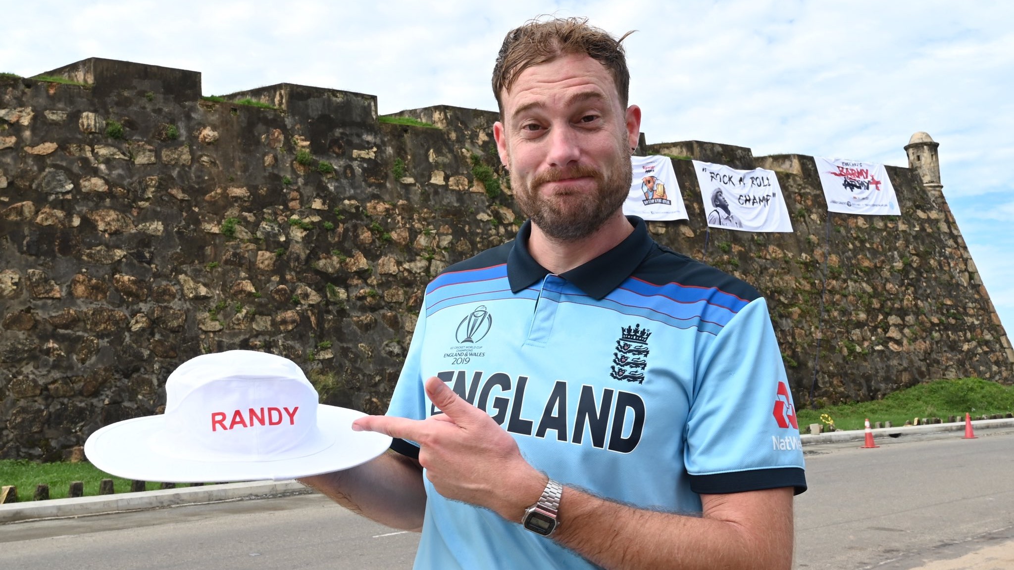 SL v ENG 2021: England fan waits 10 months in Sri Lanka for Test series; thrown out on Day 1